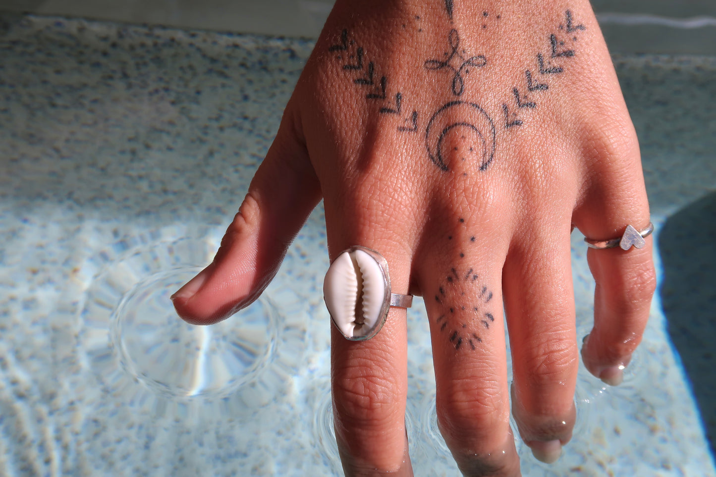 Cowrie ring